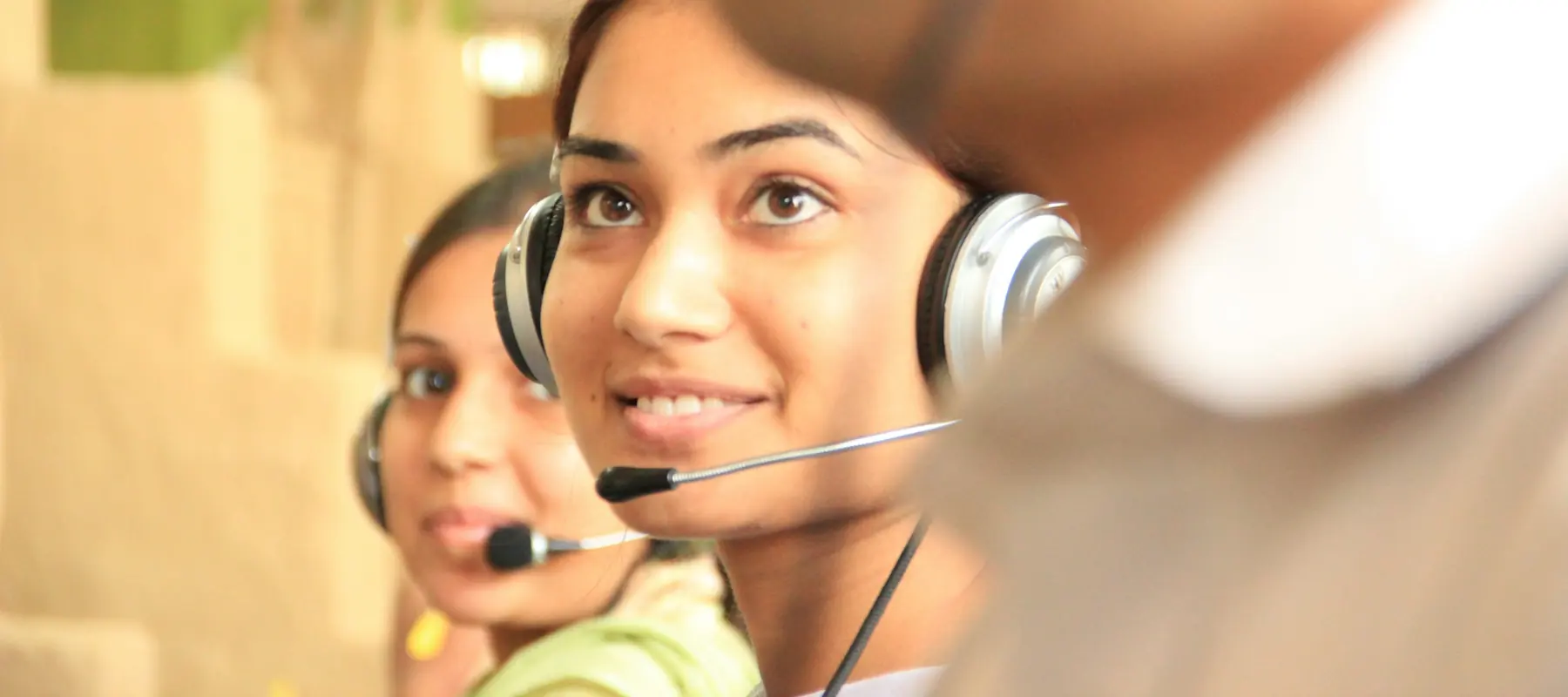 Support team using an AI assistant to answer customer enquiries